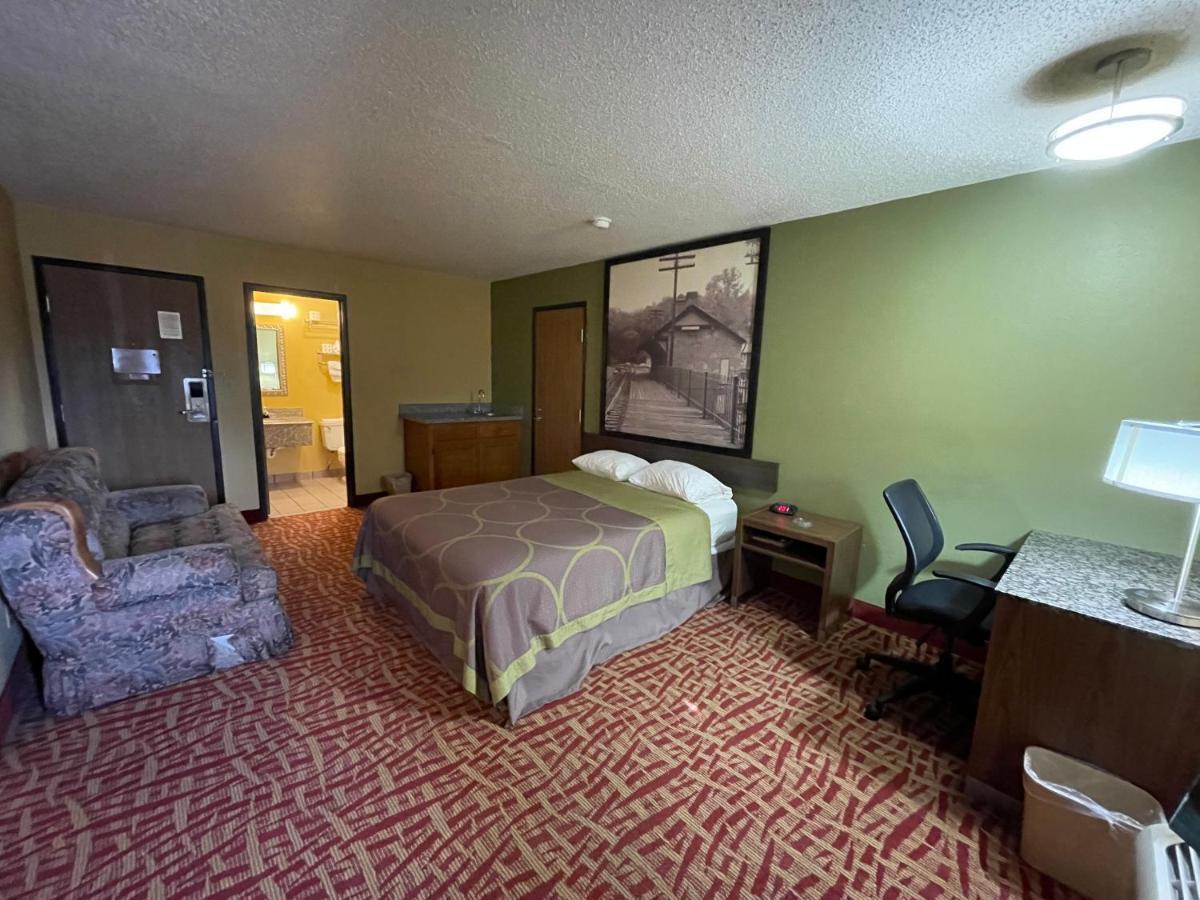 Super 8 By Wyndham Van Buren/Ft. Smith Area Luaran gambar