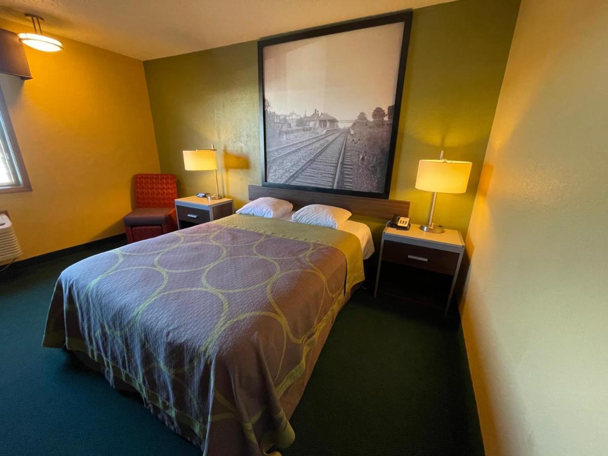 Super 8 By Wyndham Van Buren/Ft. Smith Area Luaran gambar