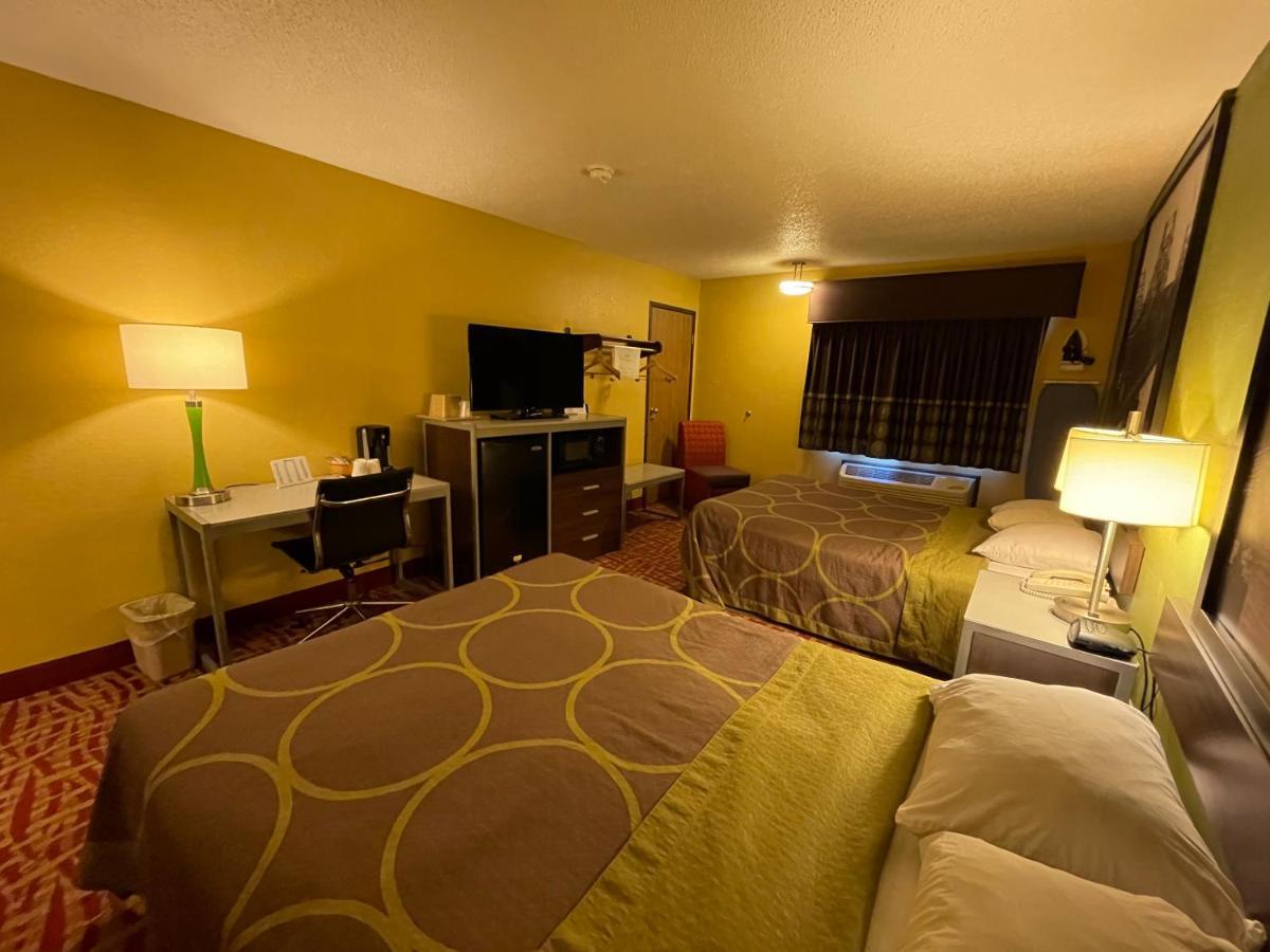 Super 8 By Wyndham Van Buren/Ft. Smith Area Luaran gambar