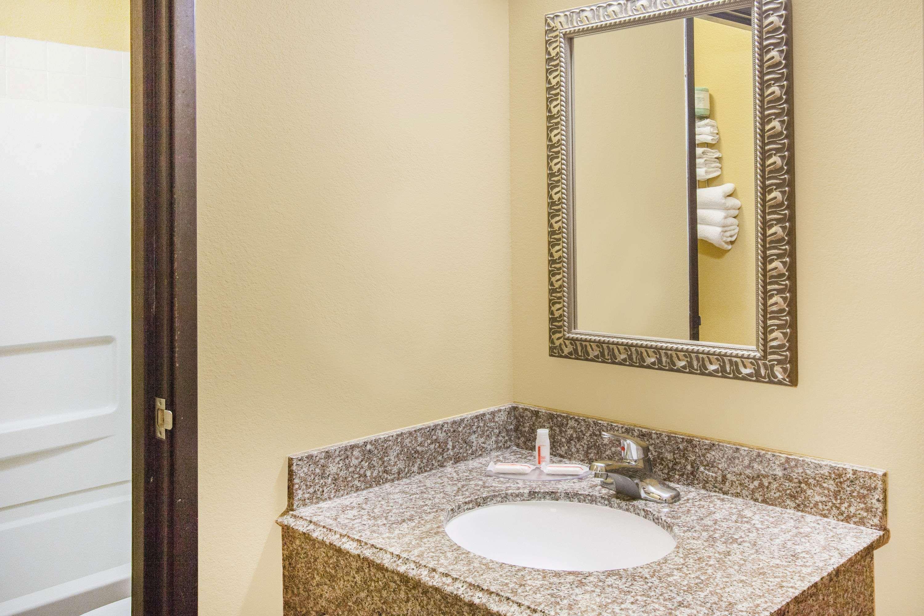 Super 8 By Wyndham Van Buren/Ft. Smith Area Luaran gambar