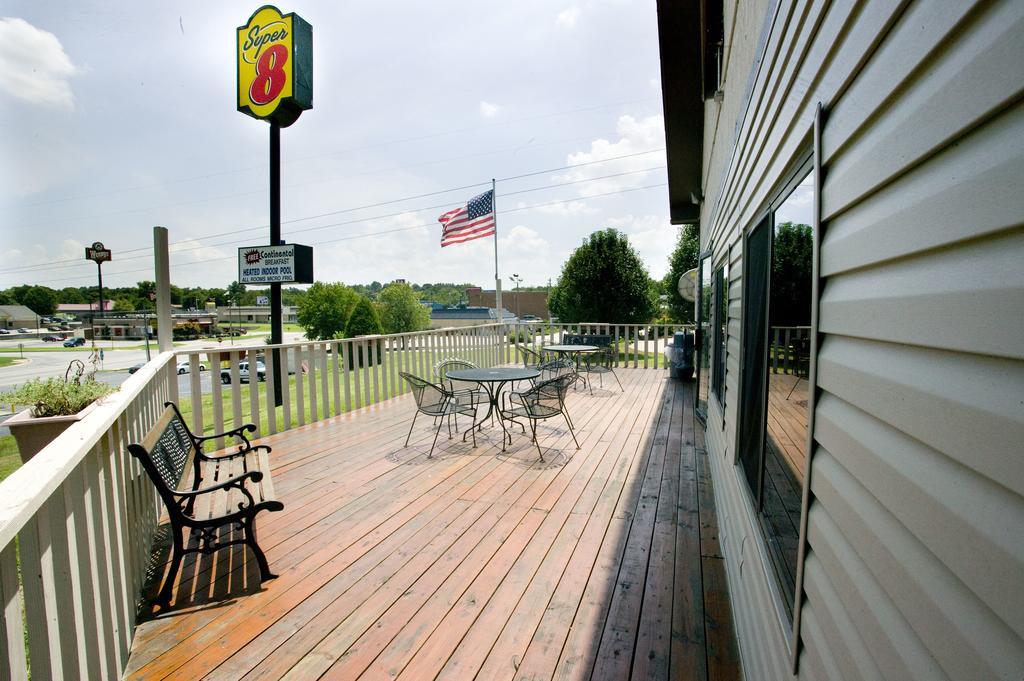 Super 8 By Wyndham Van Buren/Ft. Smith Area Luaran gambar